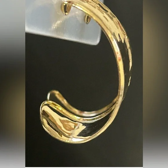 VINTAGE GOLD TONE EARRINGS THREE PAIRS - Picture 3 of 8